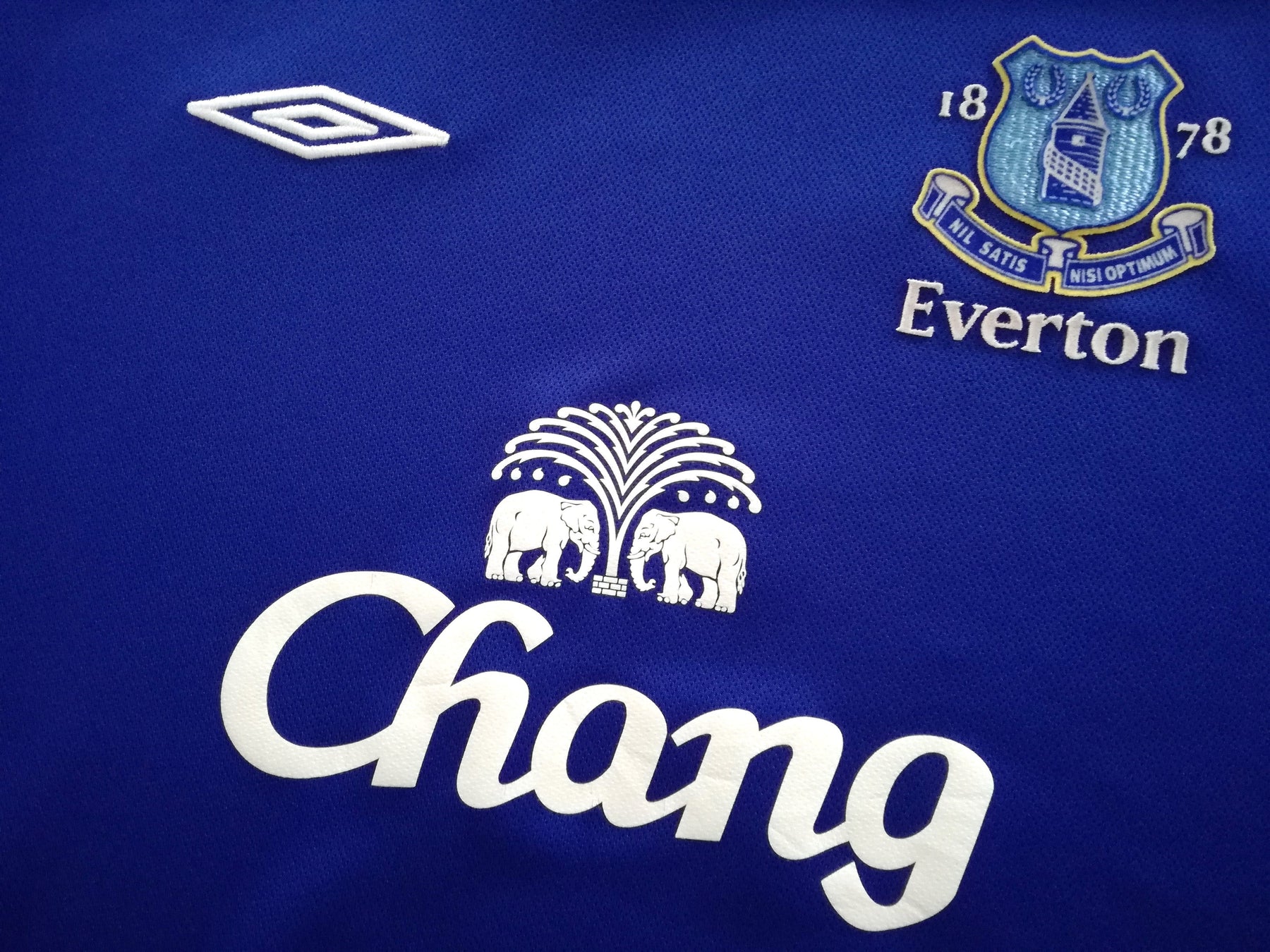 2005/06 Everton Home Football Shirt (L)