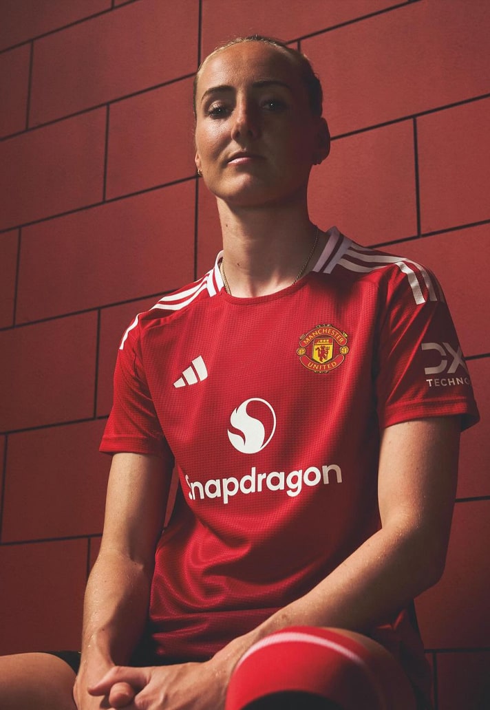 Manchester United Home 24/25 (Women's Size)