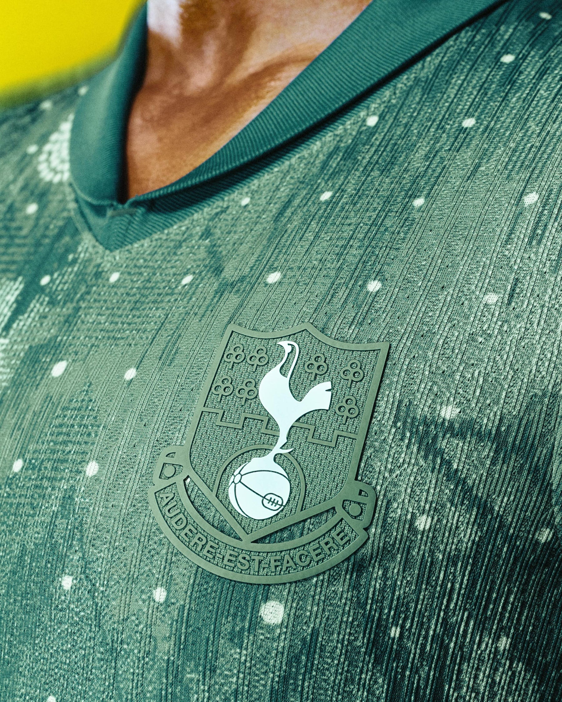 Tottenham Hotspur Third 24/25 (ON-HAND)